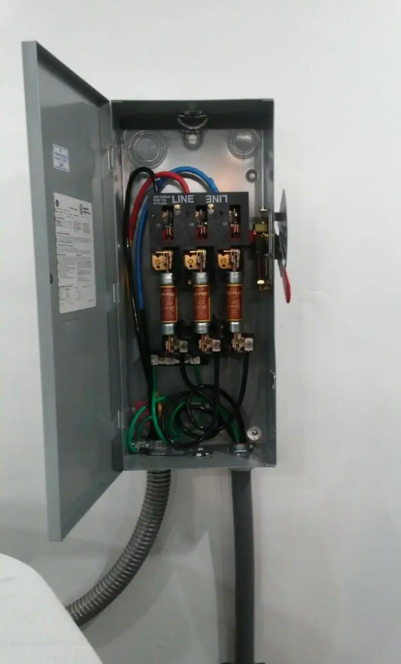 Three-phase disconnect switch installed for Smoke Detector Installation in Dana Point